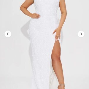 Elegant White Sleeveless Dress